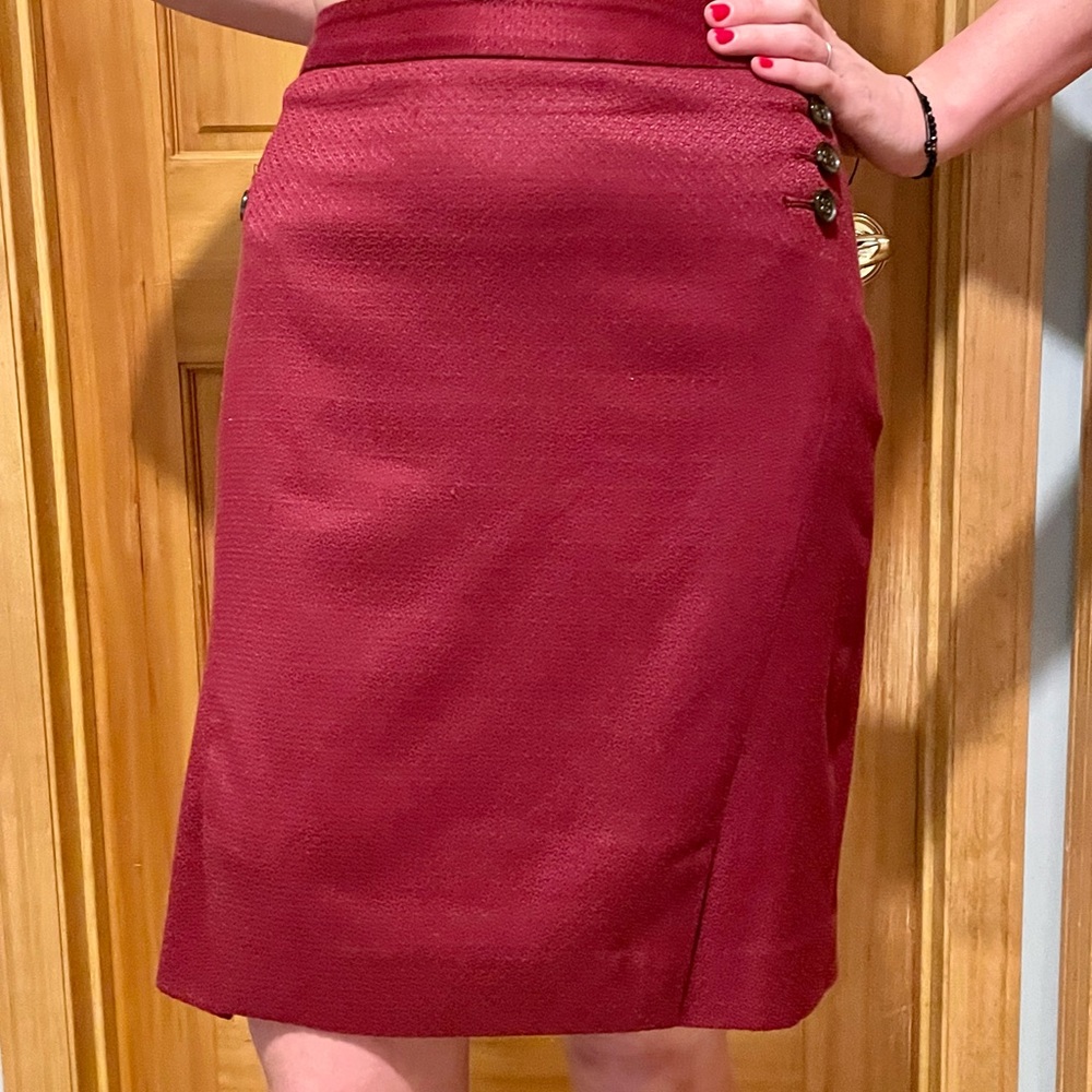 LIMITED CRANBERRY PENCIL SKT W/BLK BUTTONS SZ 6